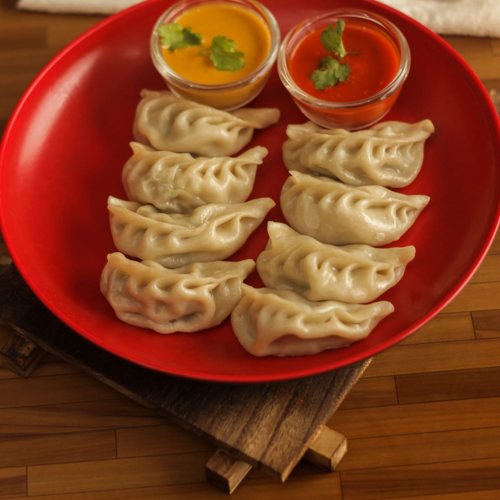 Dumplings and Momos (8 pcs)